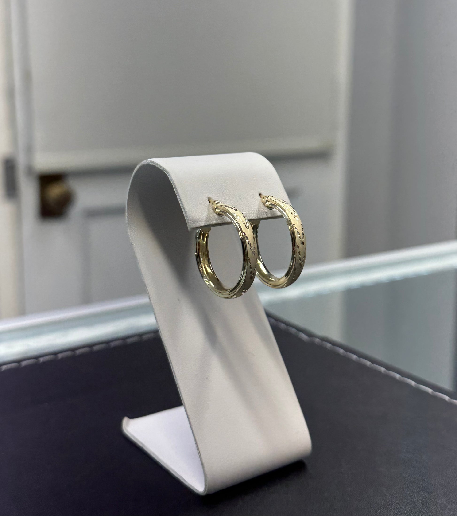 14K Gold Diamond Cut Hoop Earrings