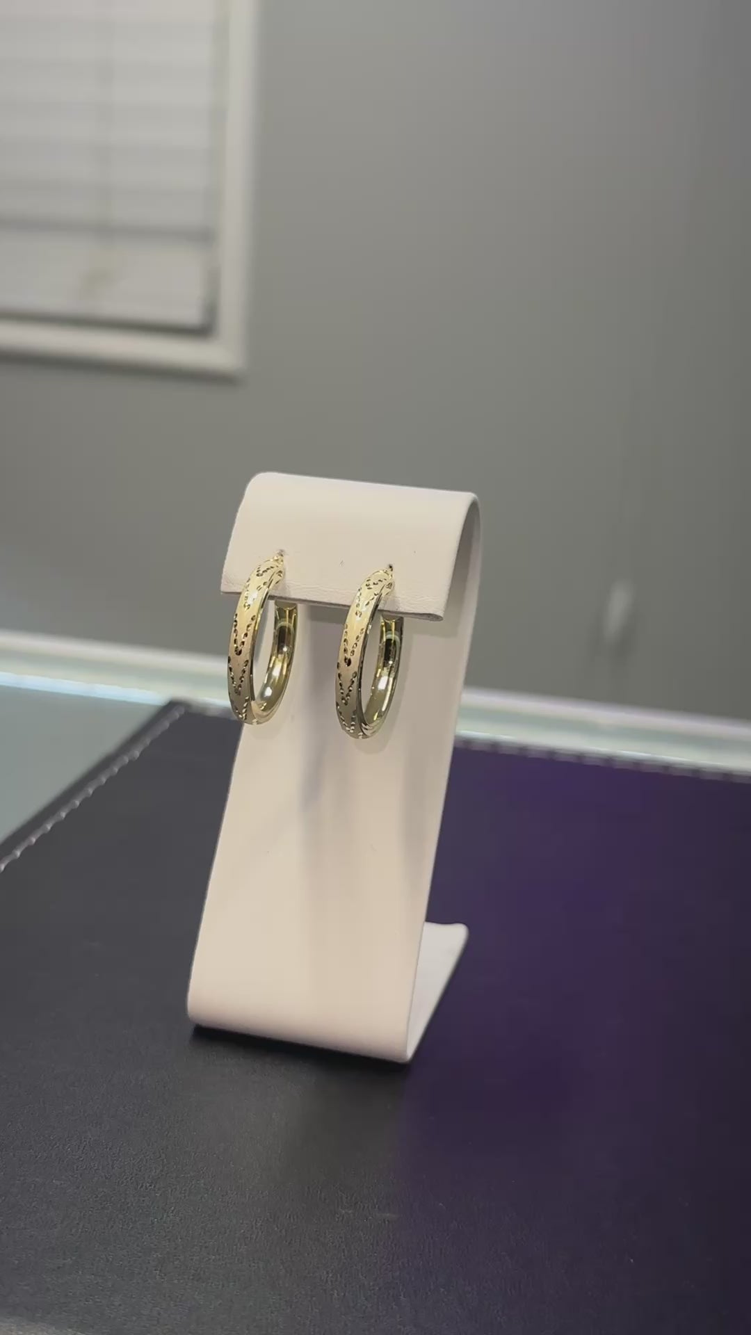 14K Gold Diamond Cut Hoop Earrings